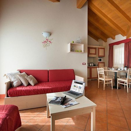 Residence Adamello Resort Ponte Di Legno Rum bild