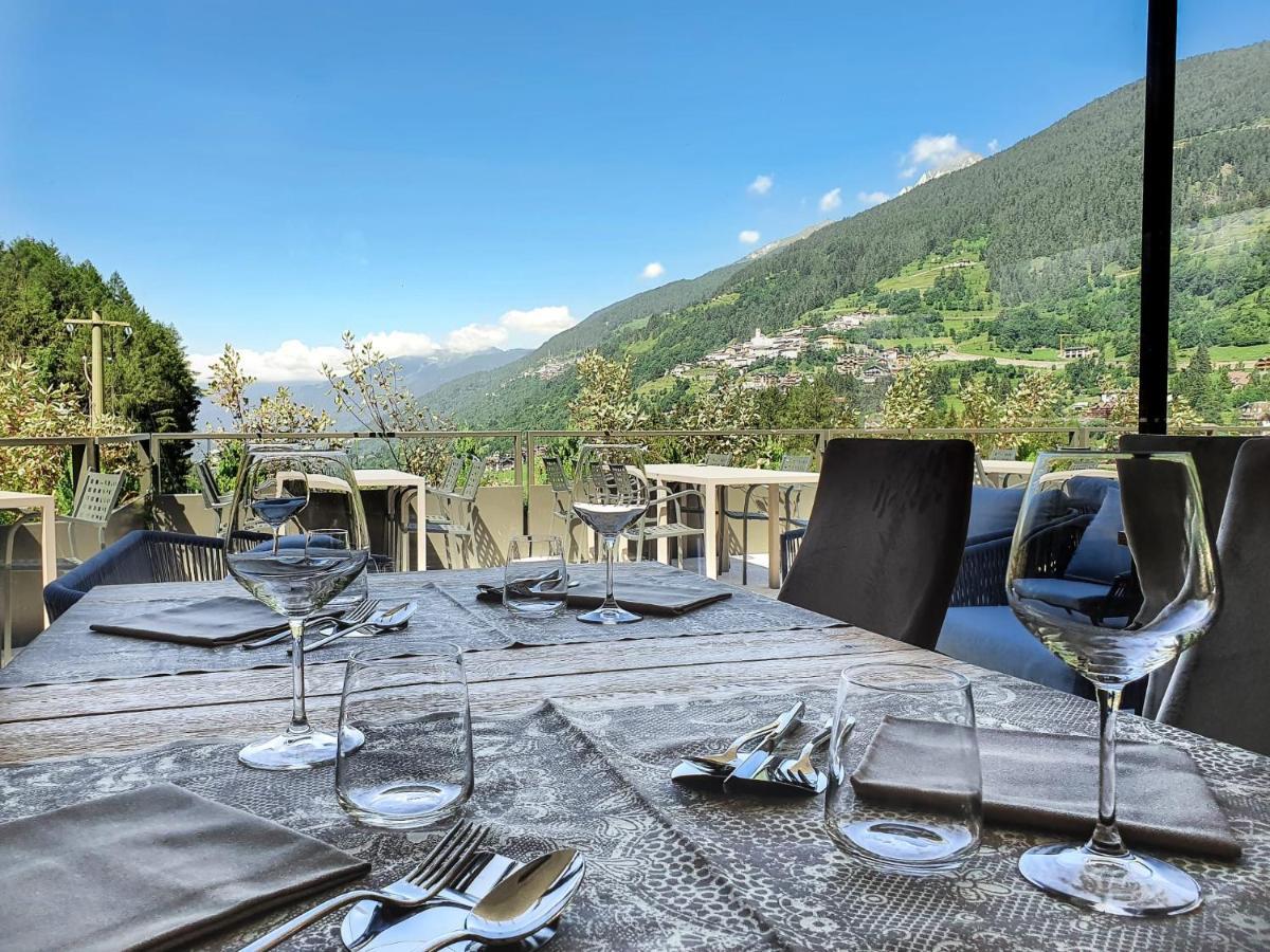 Residence Adamello Resort Ponte Di Legno Exteriör bild