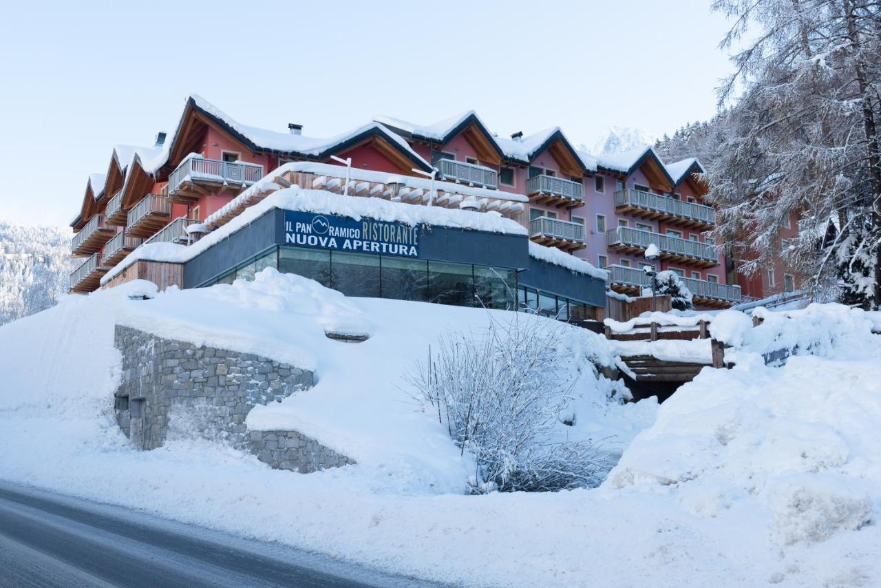 Residence Adamello Resort Ponte Di Legno Exteriör bild