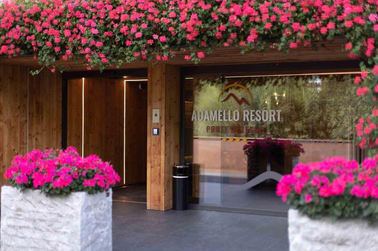 Residence Adamello Resort Ponte Di Legno Exteriör bild