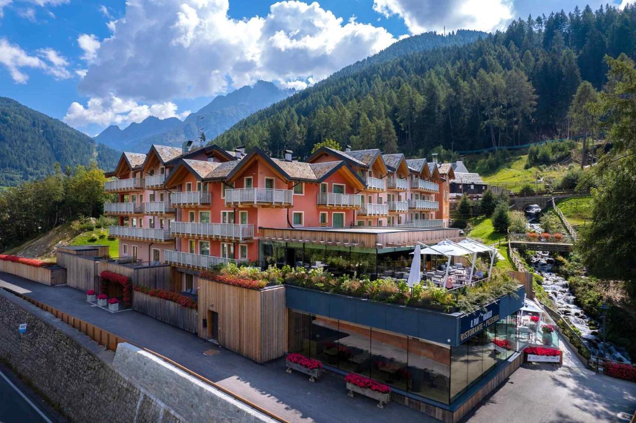 Residence Adamello Resort Ponte Di Legno Exteriör bild