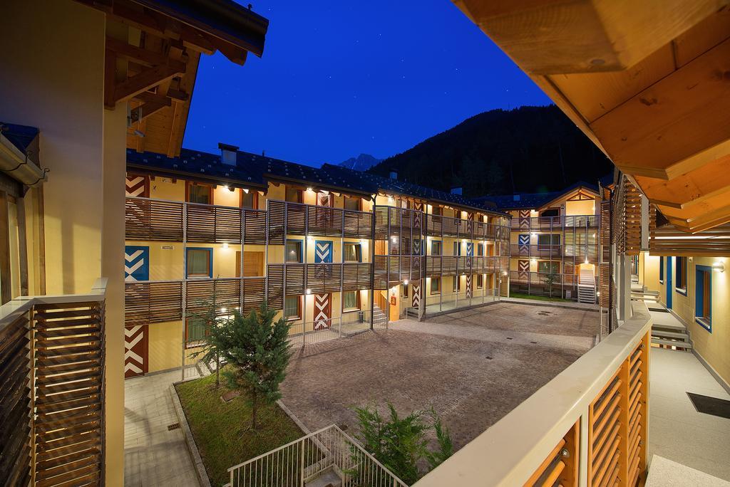 Residence Adamello Resort Ponte Di Legno Exteriör bild